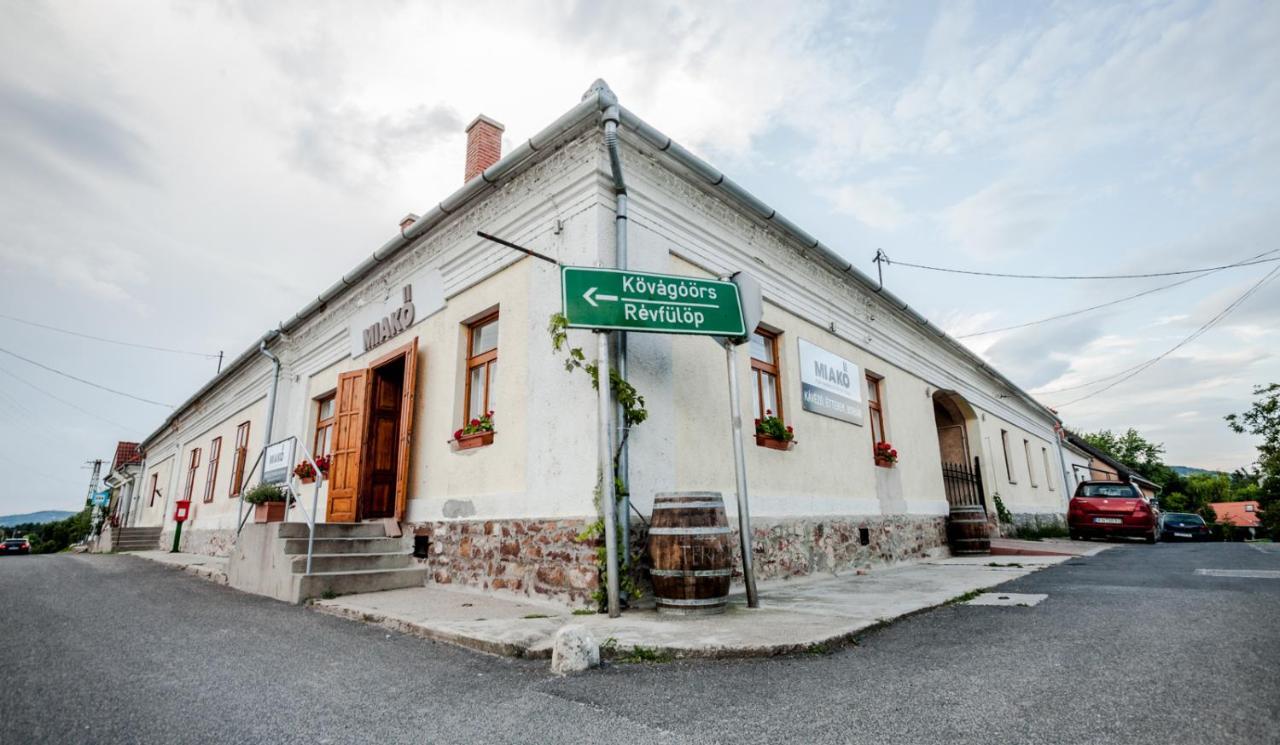 Bed & Breakfast Mi A Ko Vendeghaz